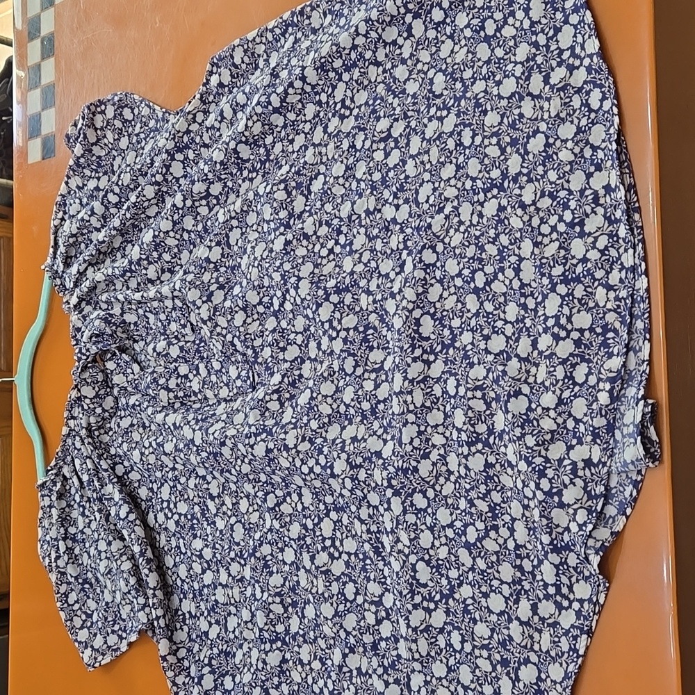 Lauren Conrad Women's 1X Blouse, blue w/ floral pattern - Picture 3 of 5